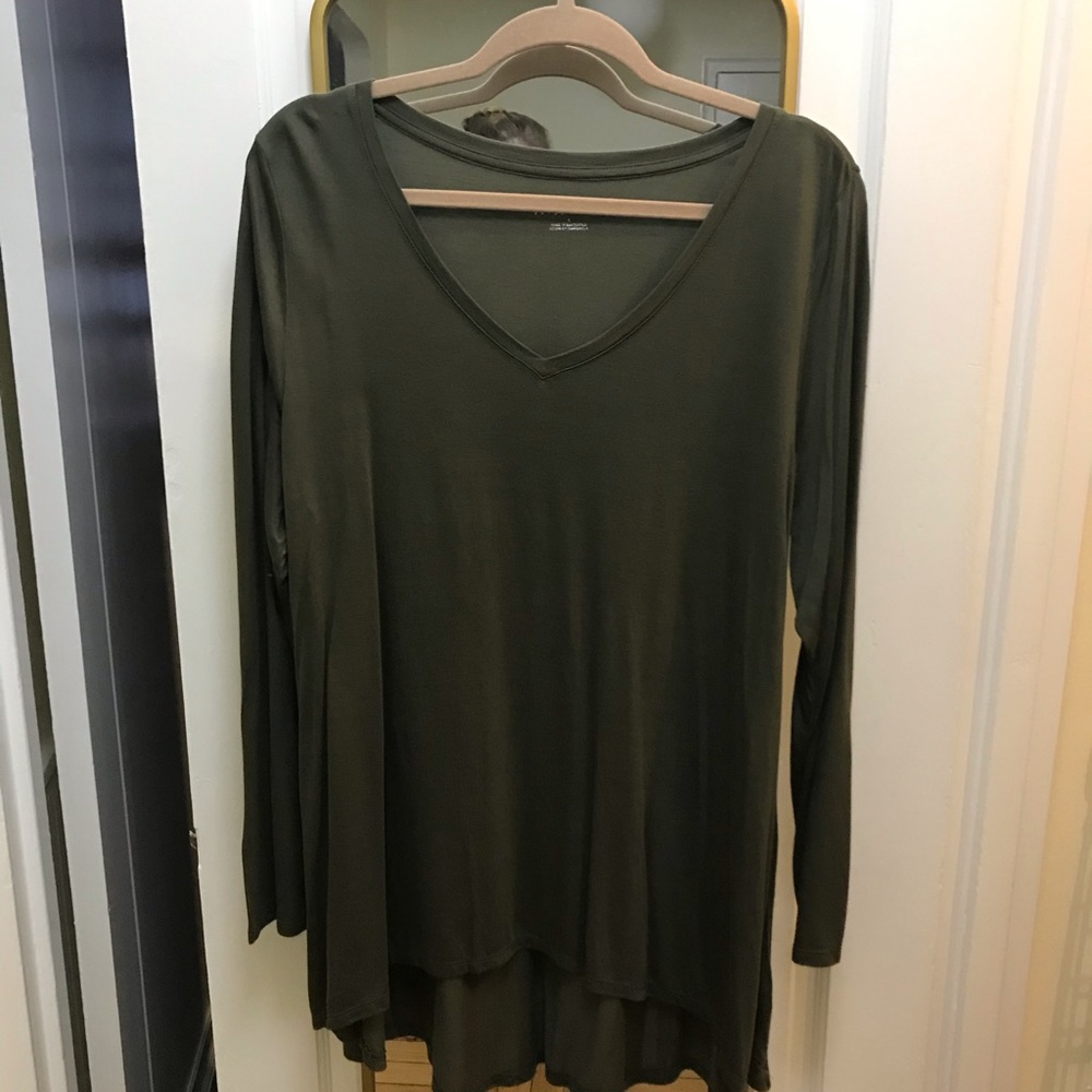 Super soft, high/low, long-sleeve top